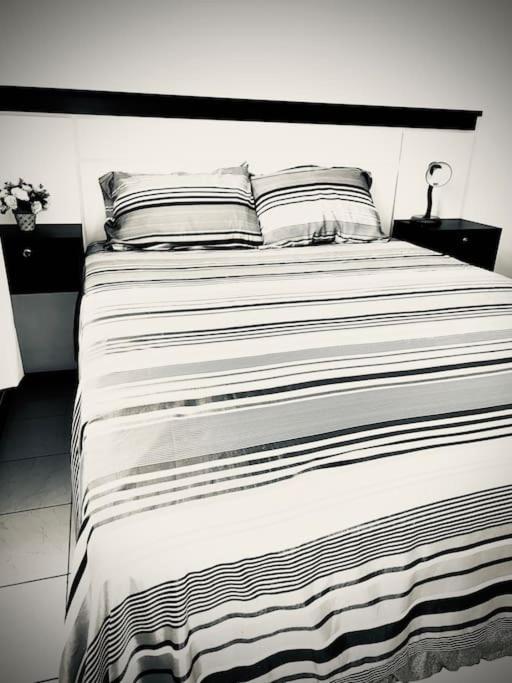 Stayhere! Fique Aqui! Apartamento 2/4 Mobiliado No Costa Azul :-) Salvador Exterior foto